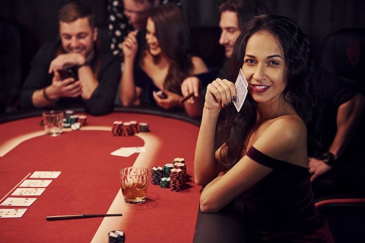 Community cards revealed in Casino Hold'em round